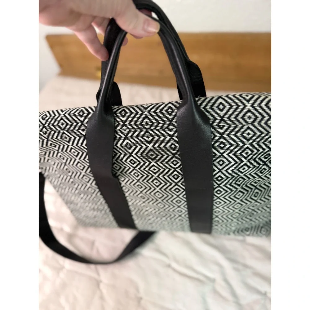 Mercado Global Geometric Stripe Foldover Tote Satchel  Crossbody‎ Vacation MED